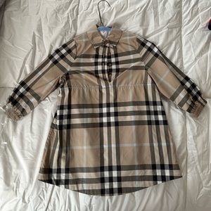 Girls Burberry dress size 4y worn once. Great condition